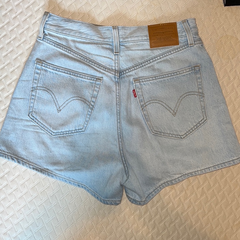 Levi’s High Loose Shorts